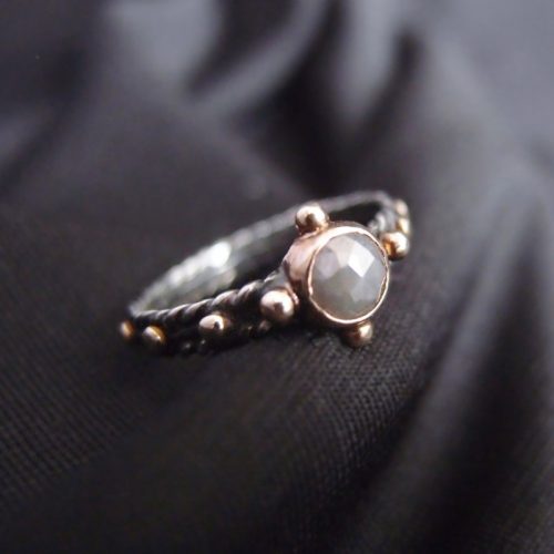rozaniec na palec z diamentem- finger rosary with diamond