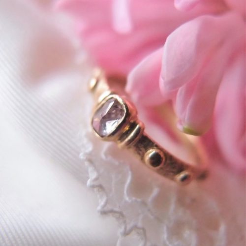 Złoty różaniec na palec z różowym diamentem - gold-rosary-ring-with-diamond