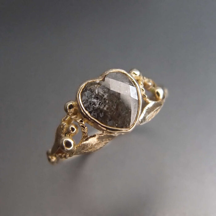 zloty pierscionek z sercem i listkami od lookrecya dream jewelry
