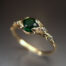 oryginalny zloty pierscionek zareczynowy z listkami i zielonym kamieniem